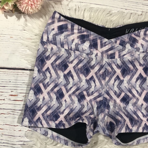 Wolven Threads Oasis Patterned Cross Front High Waisted Shorts - Picture 3 of 10